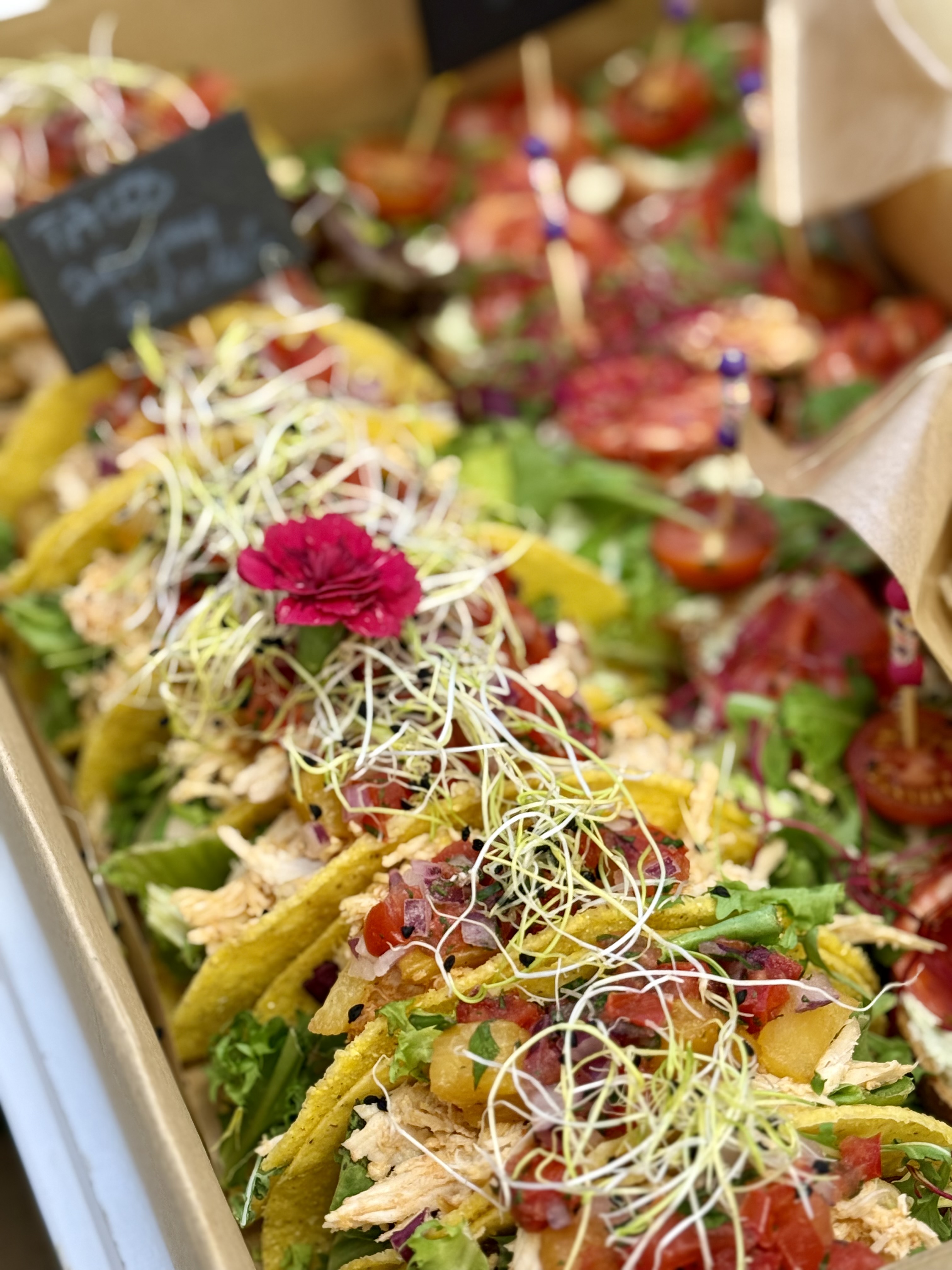 Przekąski finger food przygotowane przez OdraPasti we Wrocławiu