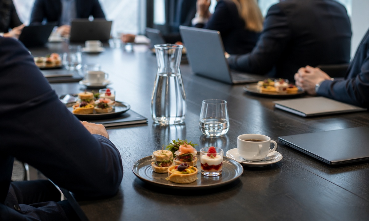Eleganckie menu cateringowe na spotkanie zarządu